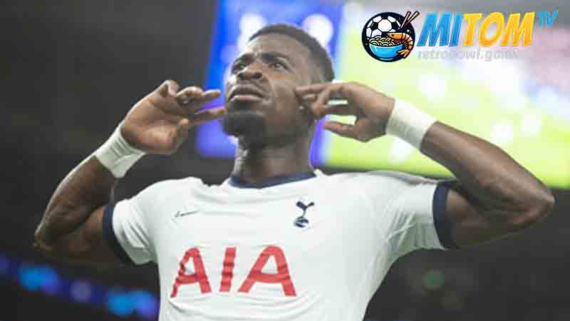 Huyền thoại PSG Serge Aurier (Tottenham)